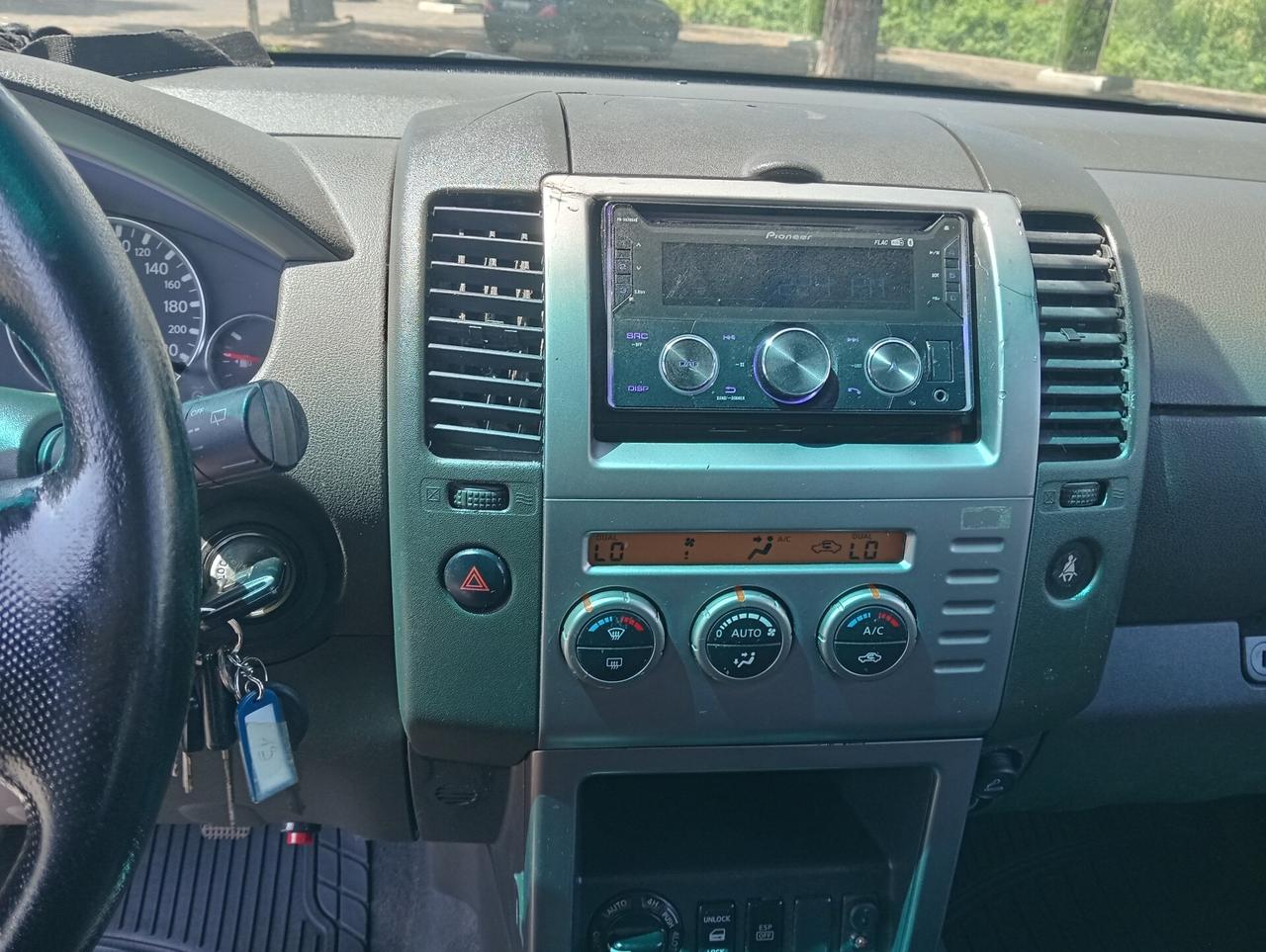 Nissan Pathfinder 2.5 dCi SE