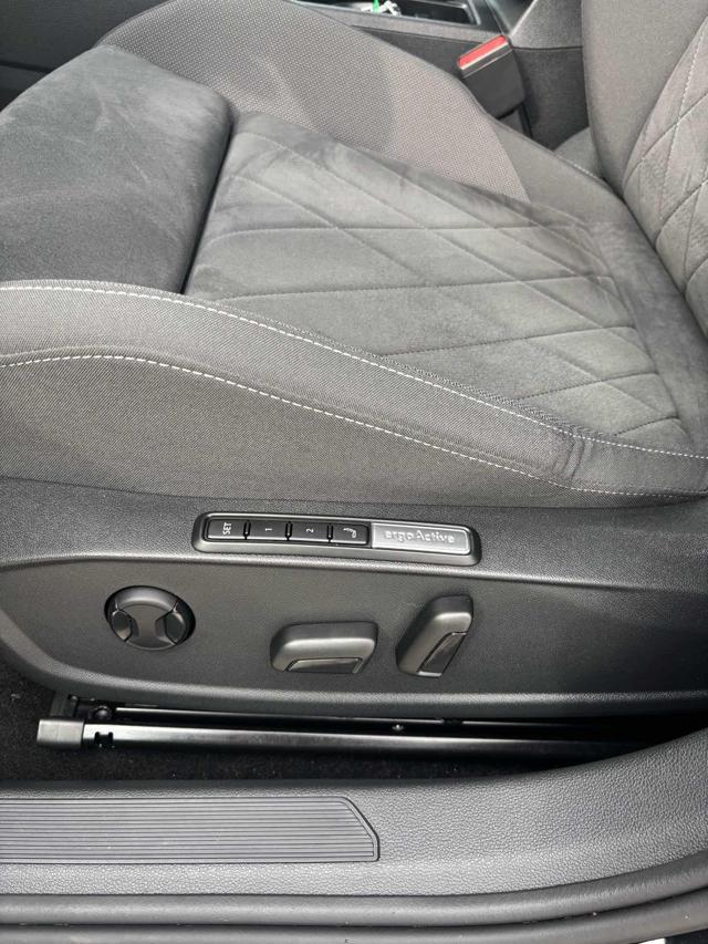 VOLKSWAGEN Golf 1.5 eTSI 130 CV EVO ACT DSG Style