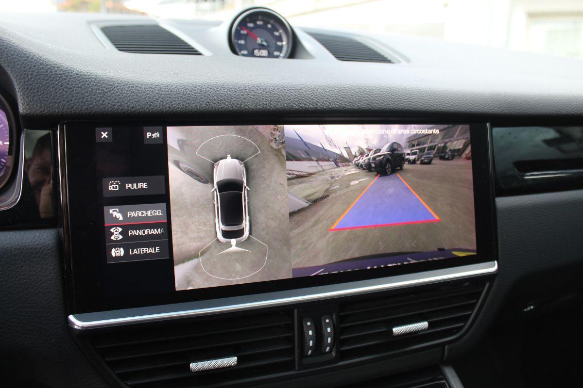 PORSCHE - Cayenne Coupe'