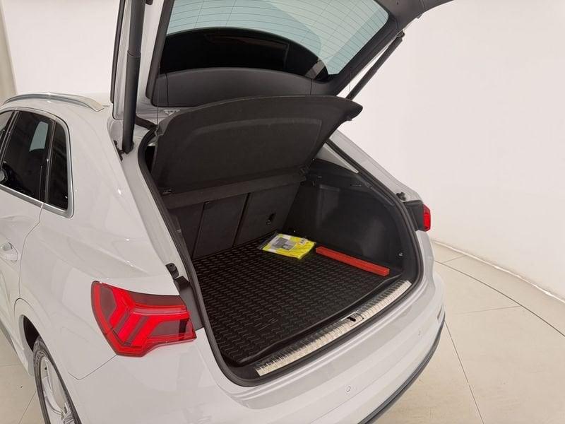 Audi Q3 40 TDI quattro S tronic S Line Edition
