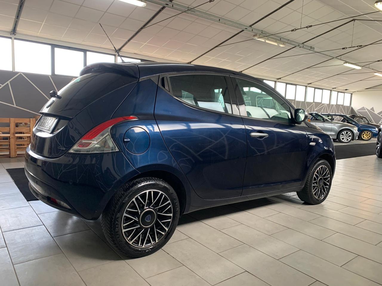 Lancia Ypsilon 1.3 MJT 16V 95 CV 5 porte NEOPATENTATI