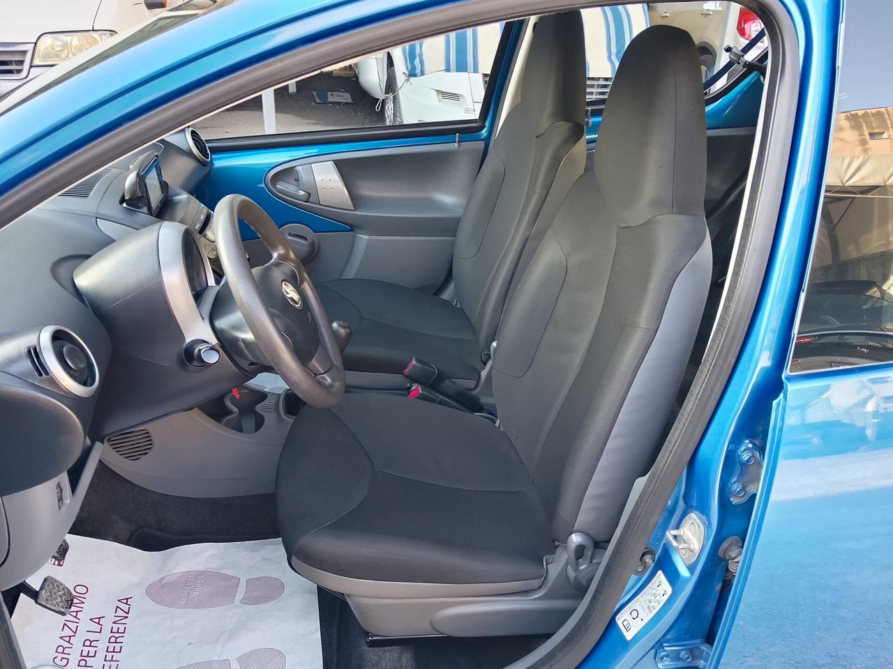 Toyota Aygo 1.0 12V VVT-i 5 porte Now 2011