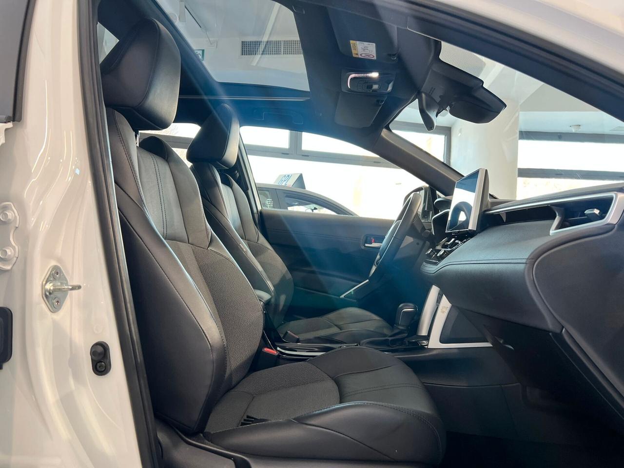 Toyota Corolla Cross MY23 LOUNGE 2.0 HYBRID AWD-i