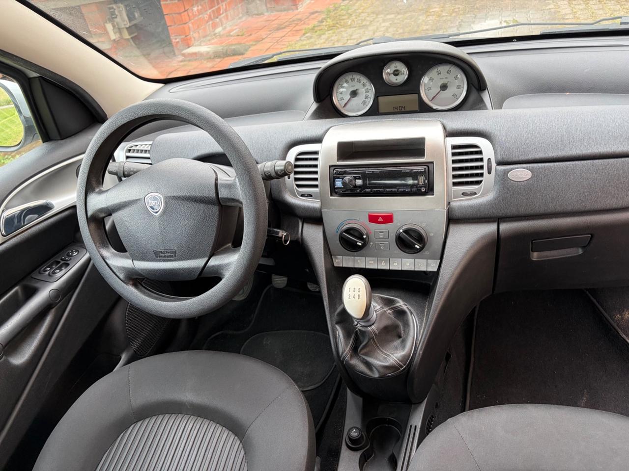 Lancia Ypsilon 1.2 BENZINA 2011