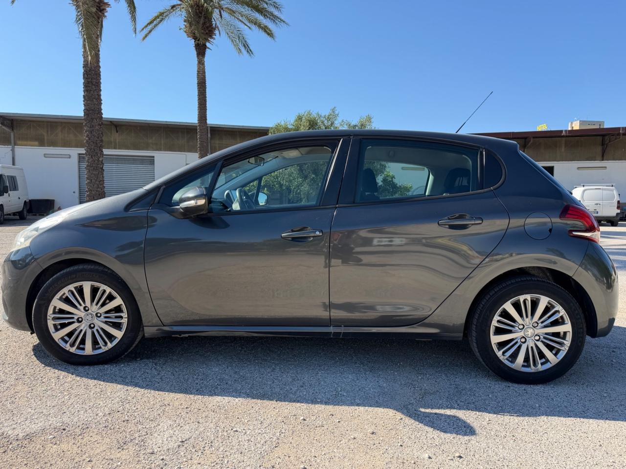 Peugeot 208 BlueHDi 75 5 porte Allure