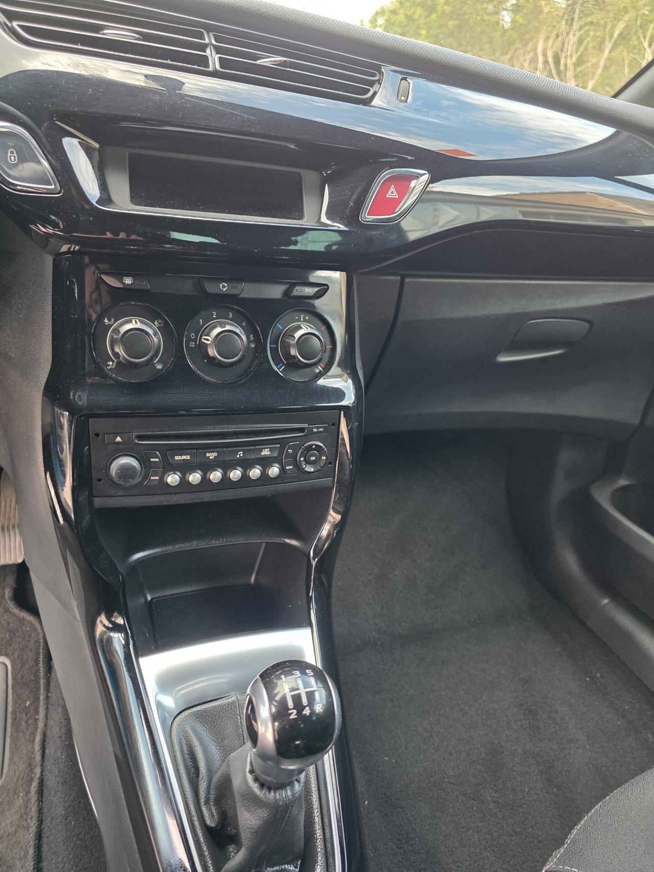 CITROEN Ds DS3 3 1.2 VTi 82 So Chic