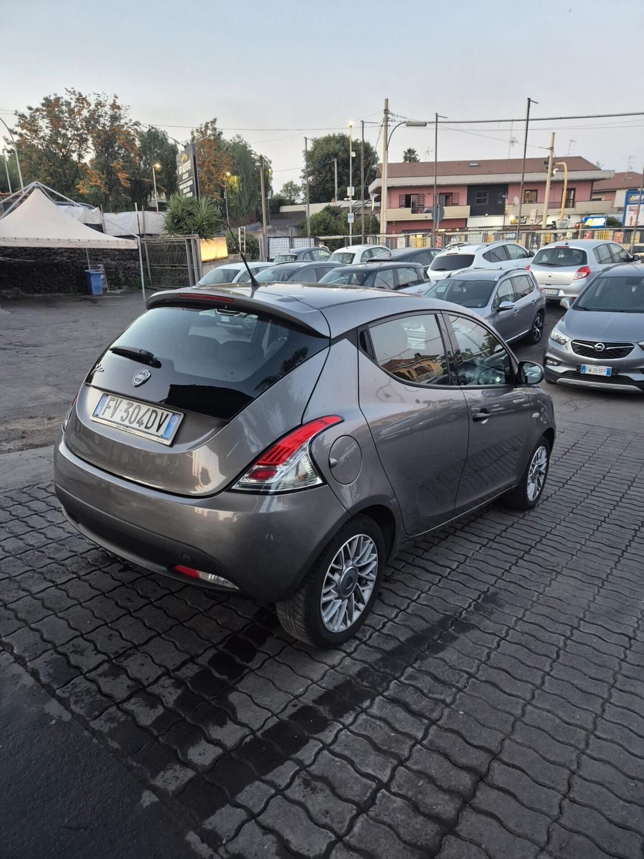 Lancia Ypsilon 1.2 69 CV 5 porte S&S Platinum