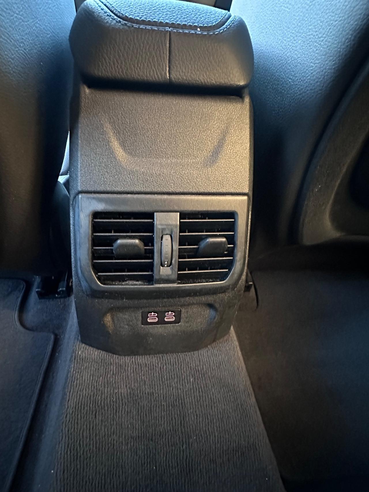 Bmw 118 118d 5p. Colorvision Edition MSPORT