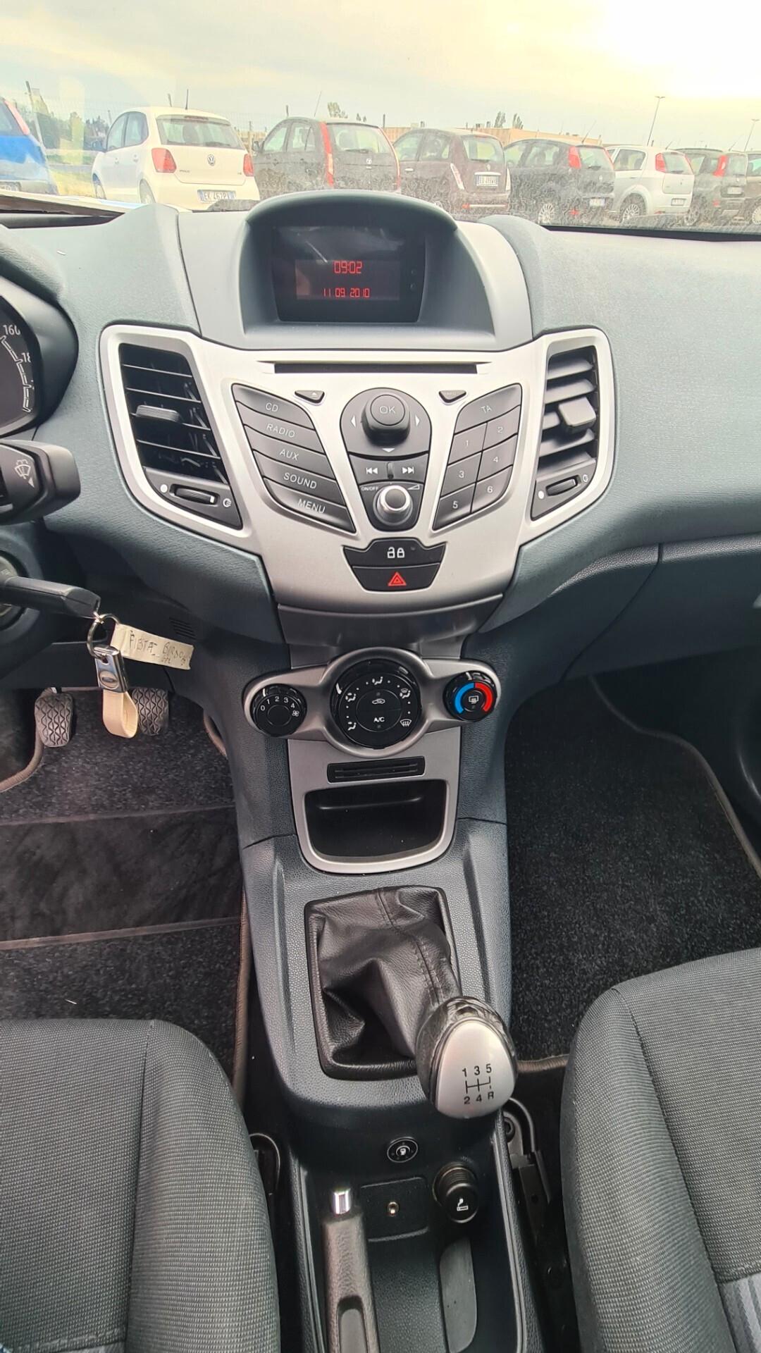 Ford Fiesta 1.4 5 porte Bz.- GPL