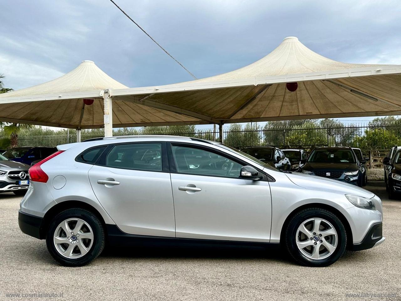 VOLVO V40 Cross Country D2 1.6 P.sh. Momentum