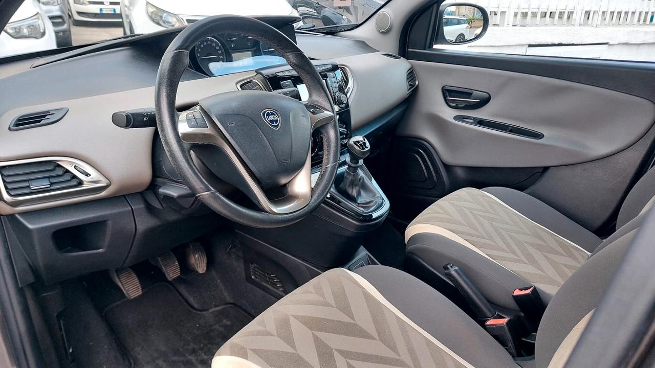 Lancia Ypsilon 1.2 69 CV 5 porte GPL Ecochic Gold