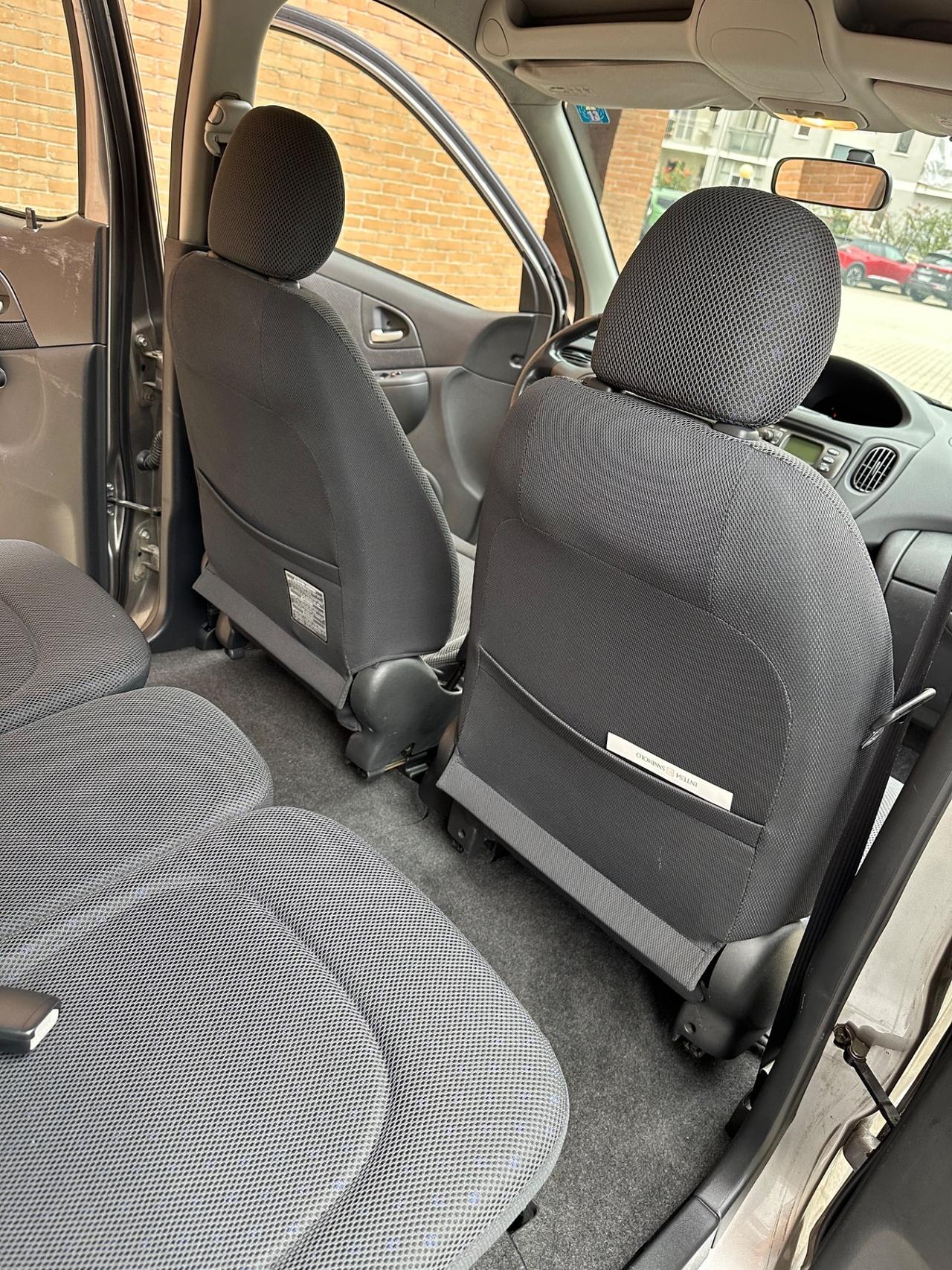 Toyota Yaris Verso 1.3i 16V cat Sol '03