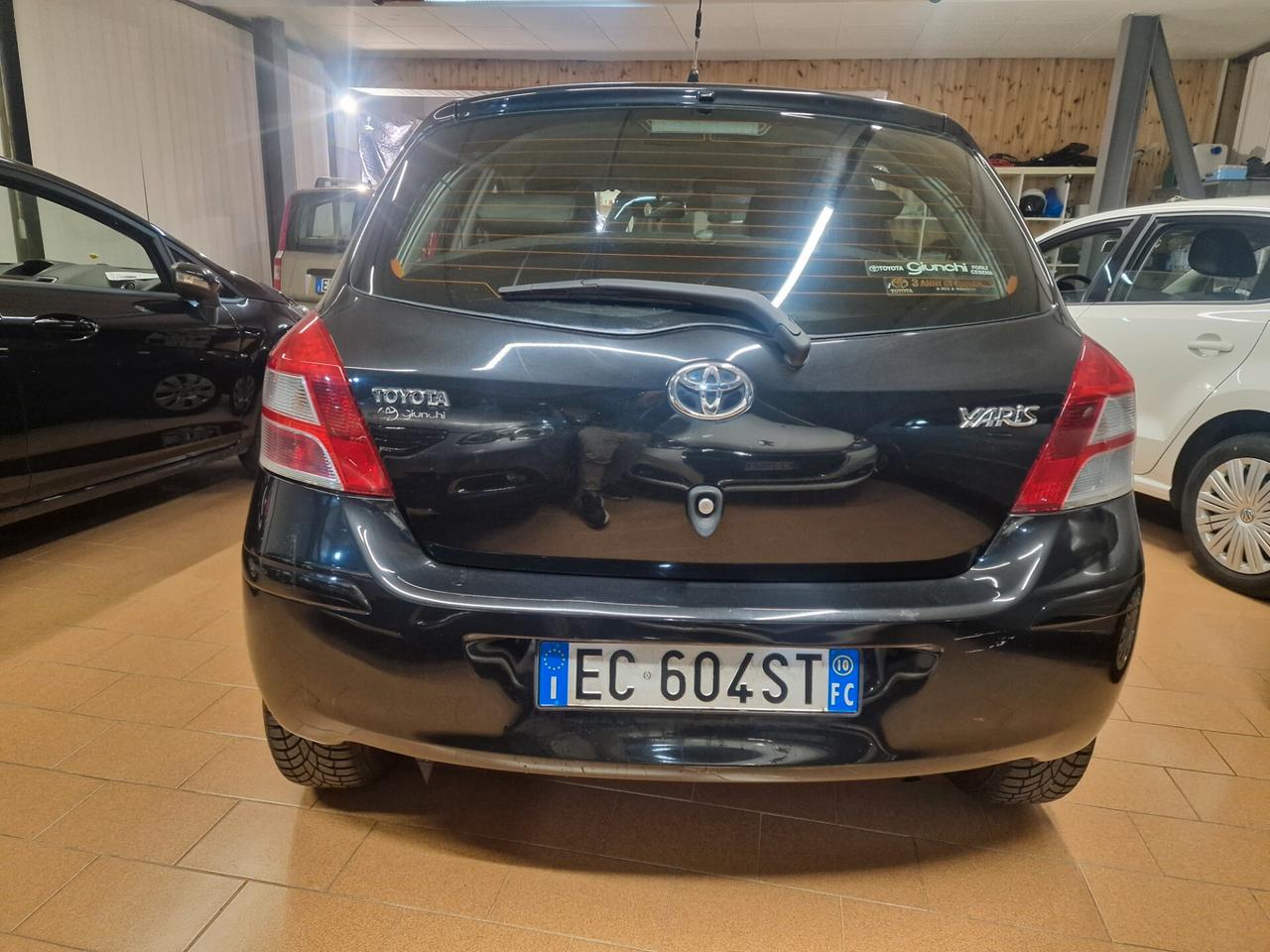 Toyota Yaris 1.0 5 porte Now, 102 mila chilometri