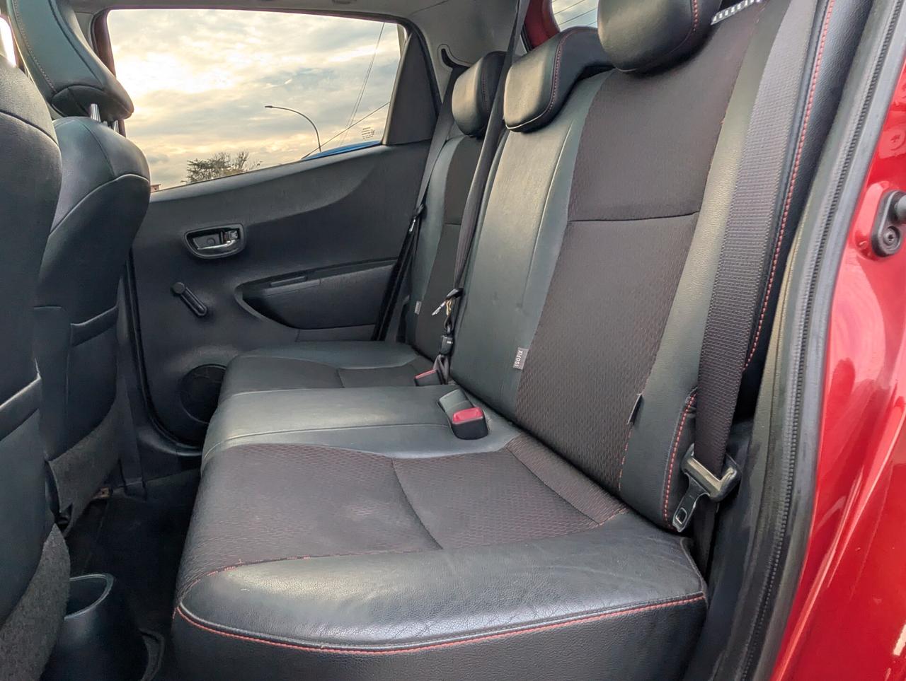 Toyota Yaris 1.3 5 porte Lounge