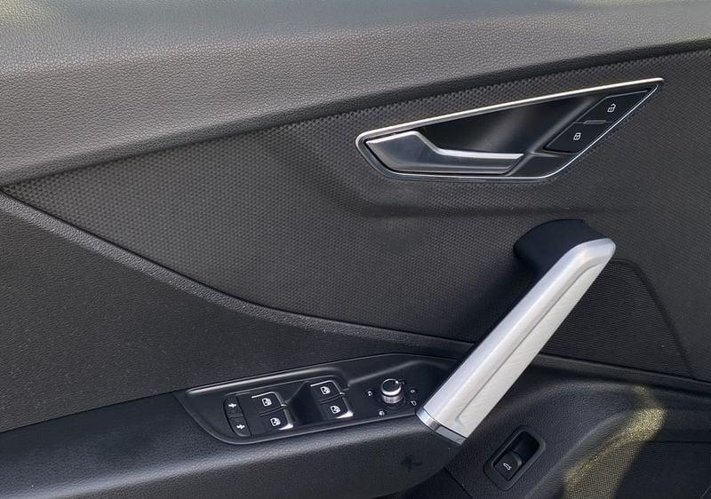 Audi Q2 S Line interno ed esterno 2.0 TDI 116CV s-tronic 30