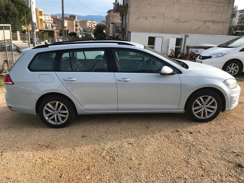 VOLKSWAGEN GOLF VARIANT 1.6 TDI 115 CV 2018 BUSINESS BMT SW EU6B € 8.000,00