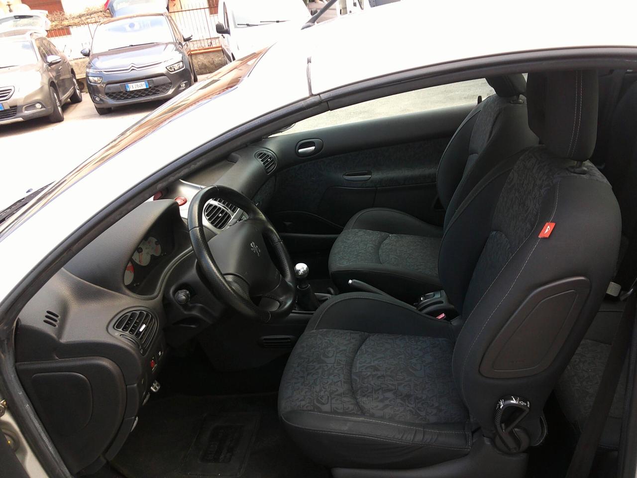 Peugeot 206 1.6 HDi FAP CC Quiksilver CABRIO 05