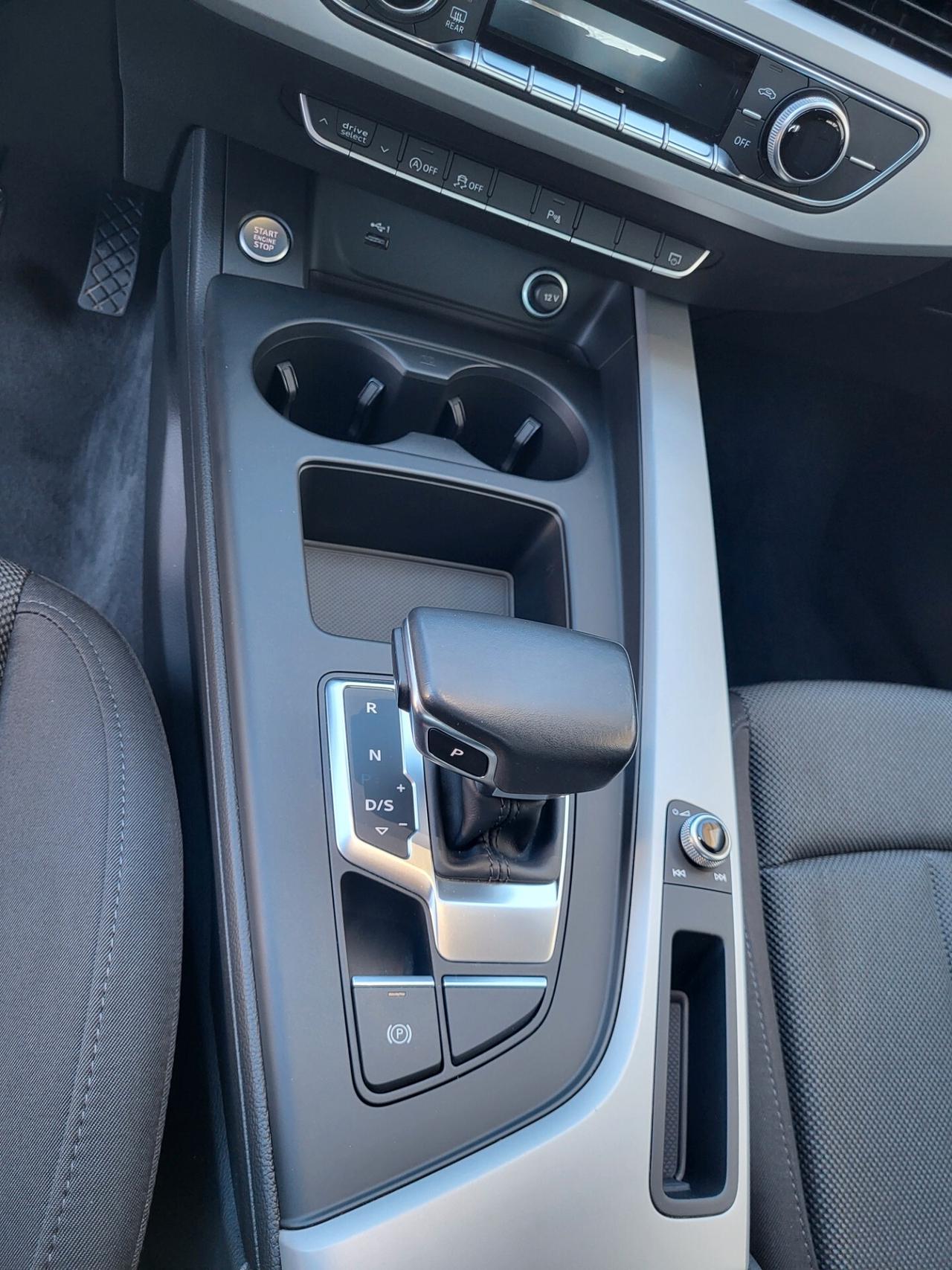 Audi A4 Avant 30 TDI/136 CV S tronic Business Advanced