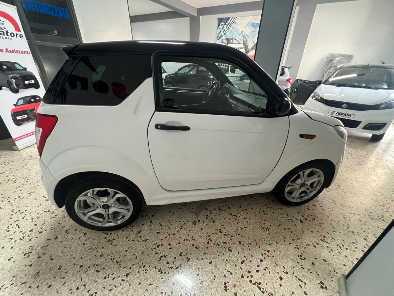 Ligier JS JS50 Progress Young B&W