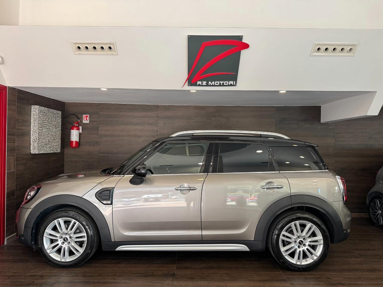 Mini Cooper Countryman 1.5 Hype AUTOMATICA-restyling+LED+C.18"+NAVI+PELLE