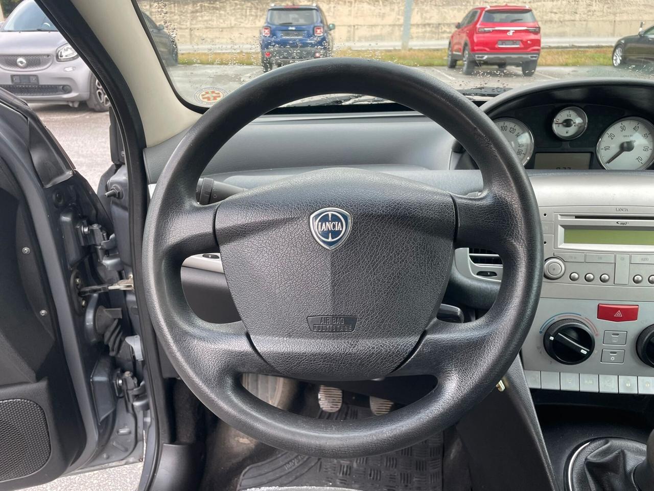 LANCIA YPSILON 1.3MJT ARGENTO 75cv