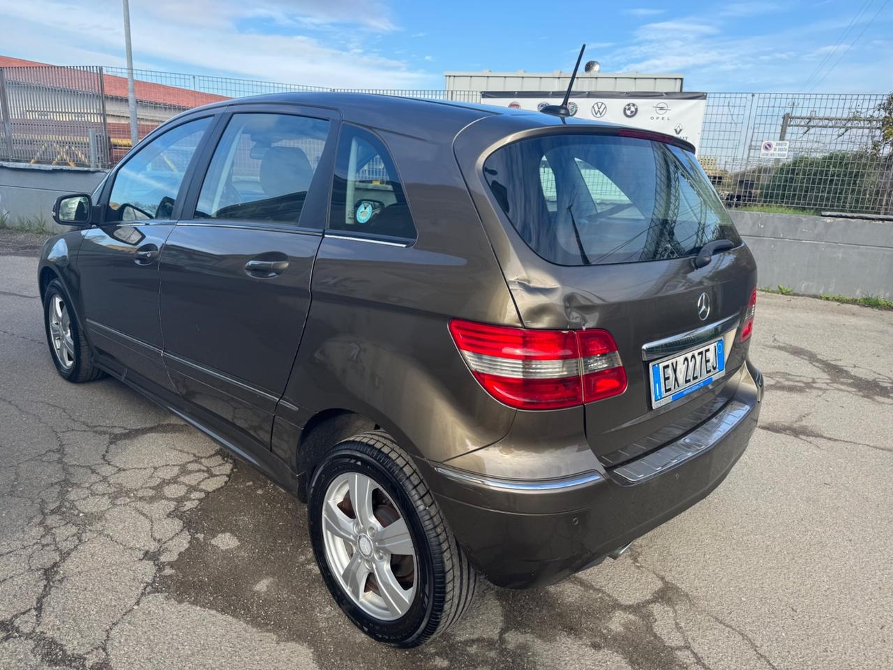 Mercedes-benz B 180 200 BlueEFFICIENCY Executive