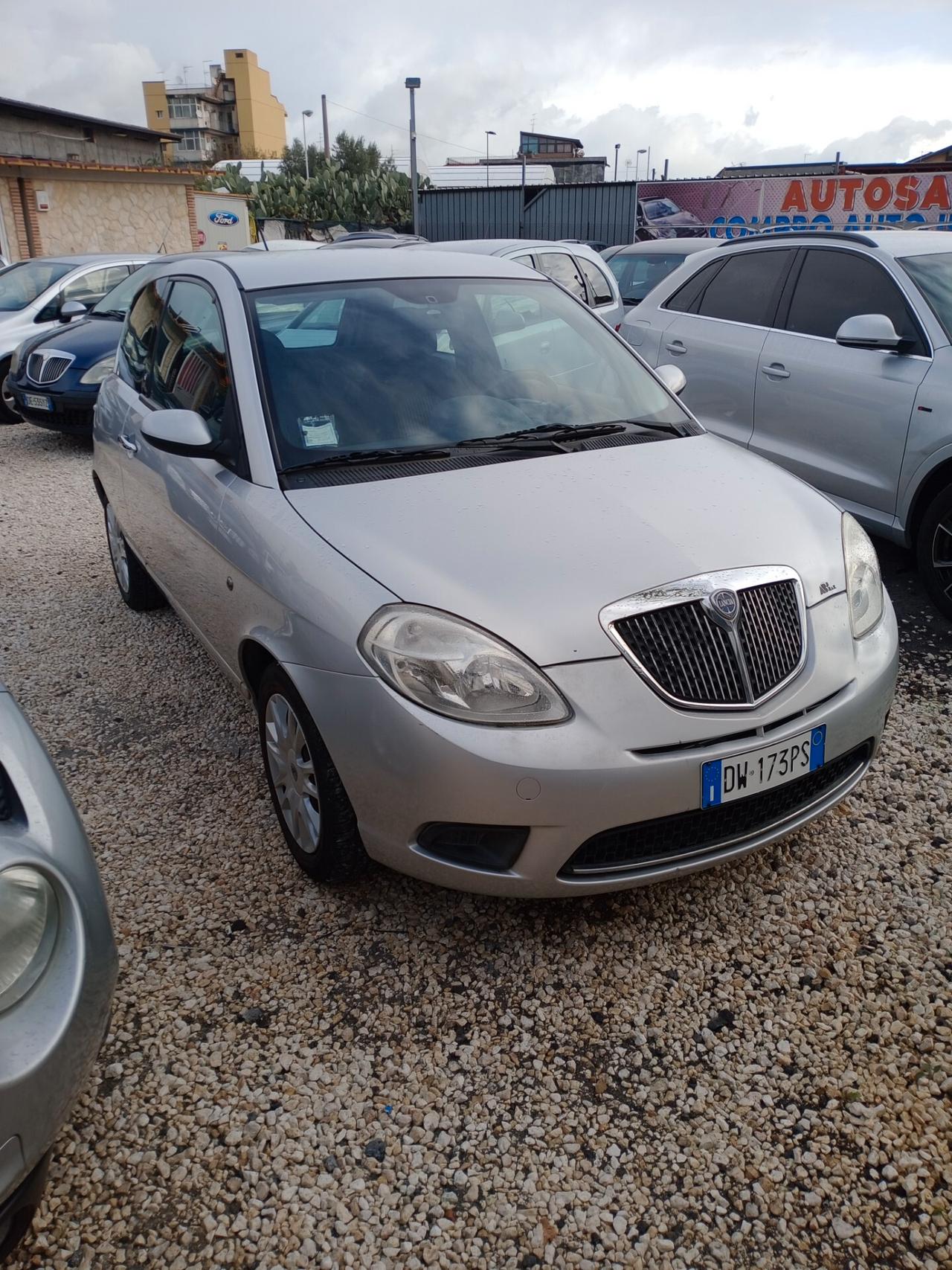 Lancia Ypsilon 1.2 Argento