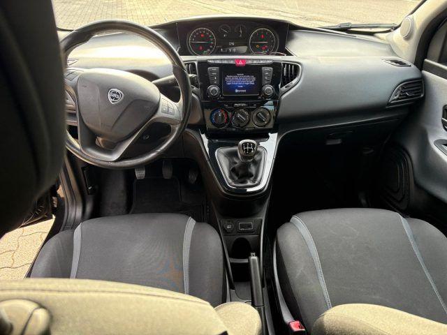 LANCIA Ypsilon 0.9 TwinAir 85 CV porte Metano Silver OK NEOPATEN