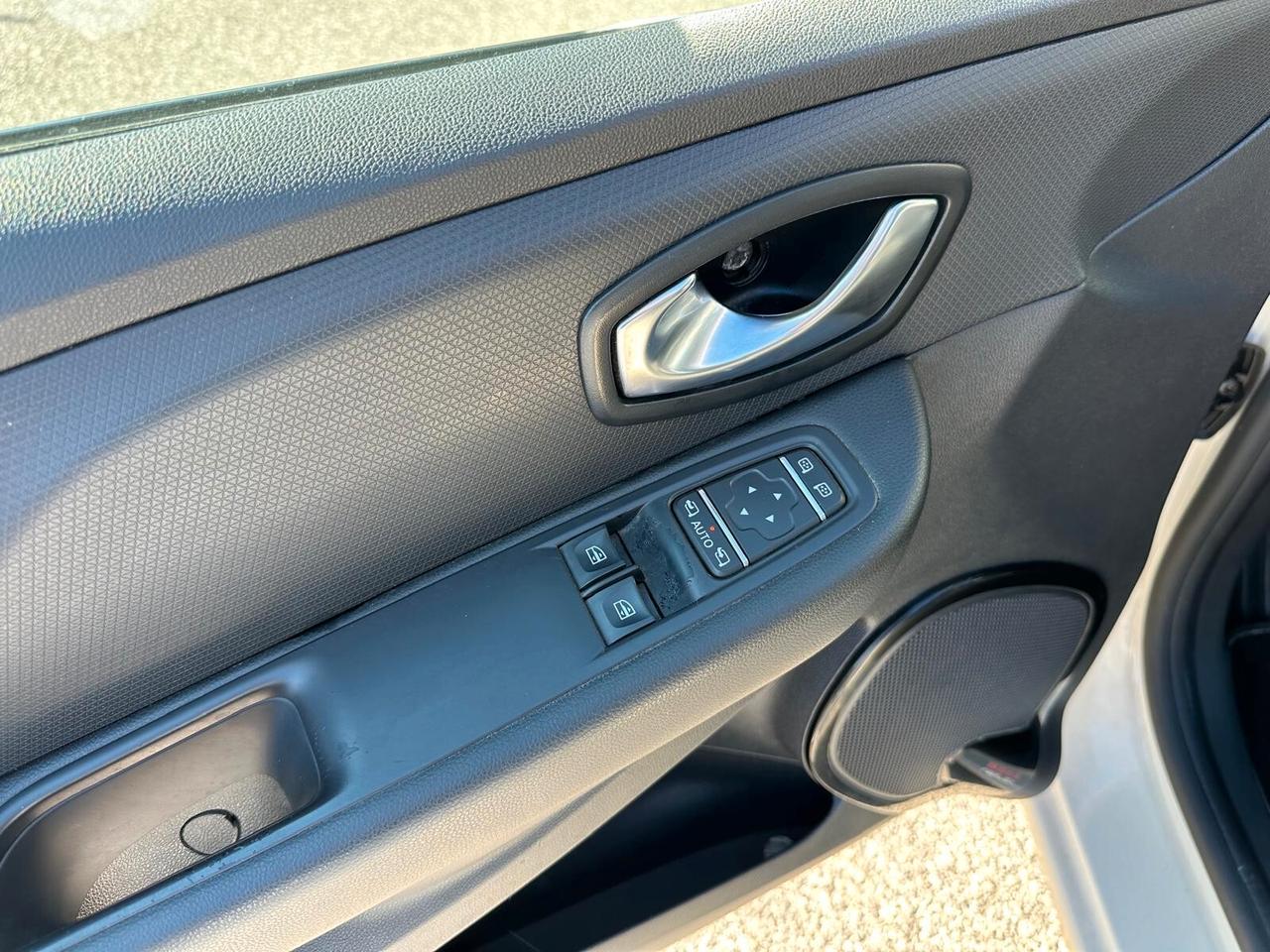 Renault Clio IV 2017 1.2 16v Life 75cv GPL AFTER MARKET