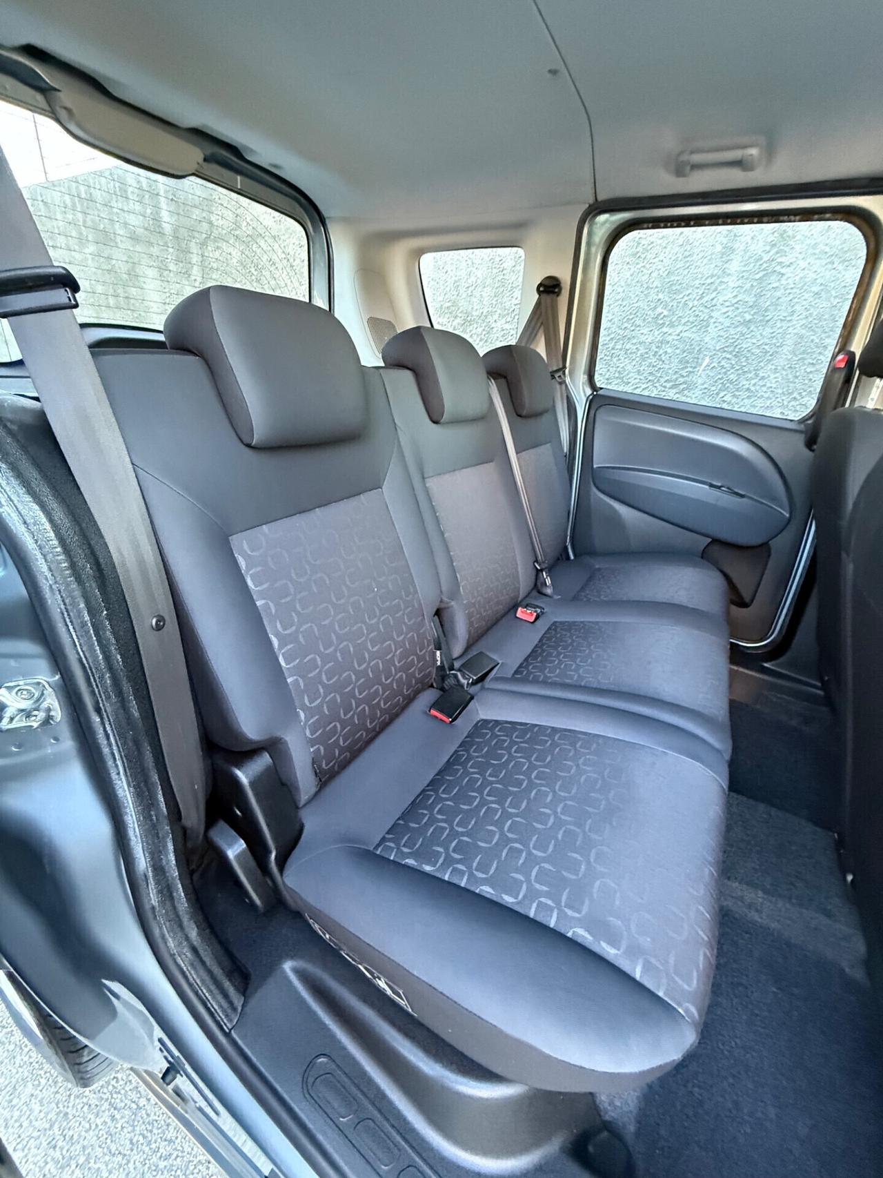 Fiat Doblo Doblò 1.6 MJT 16V Emotion,clima,sensori di parcheggio,cerchi in lega,comandi al volante,ecc.