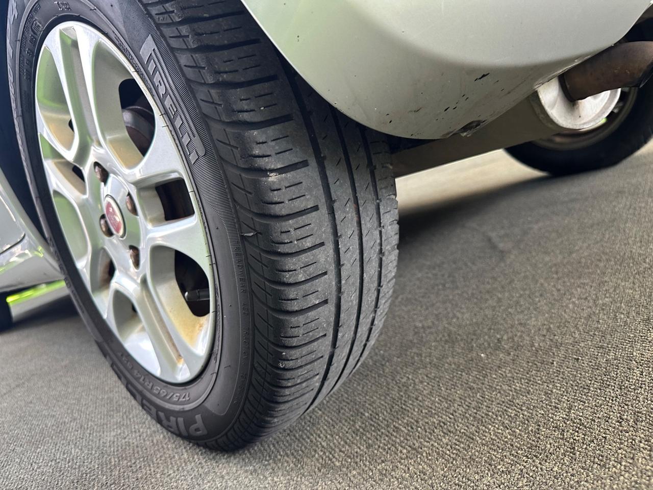 Fiat Panda 1.2 Lounge 69cv — 5 POSTI —
