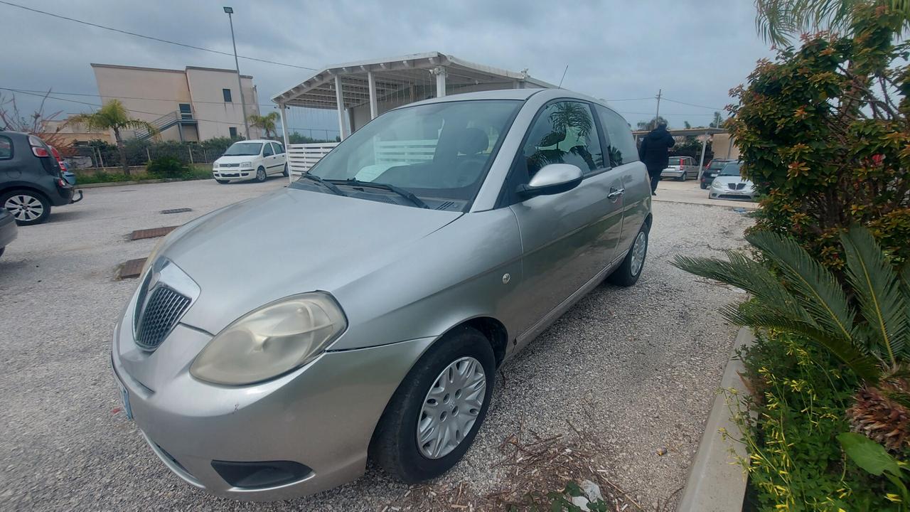 Lancia Ypsilon 1.2 Argento