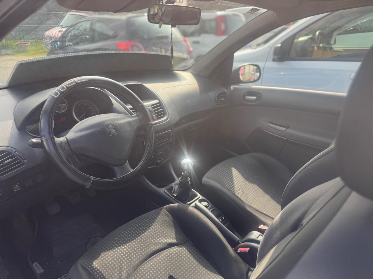 Peugeot 207 plus benzina