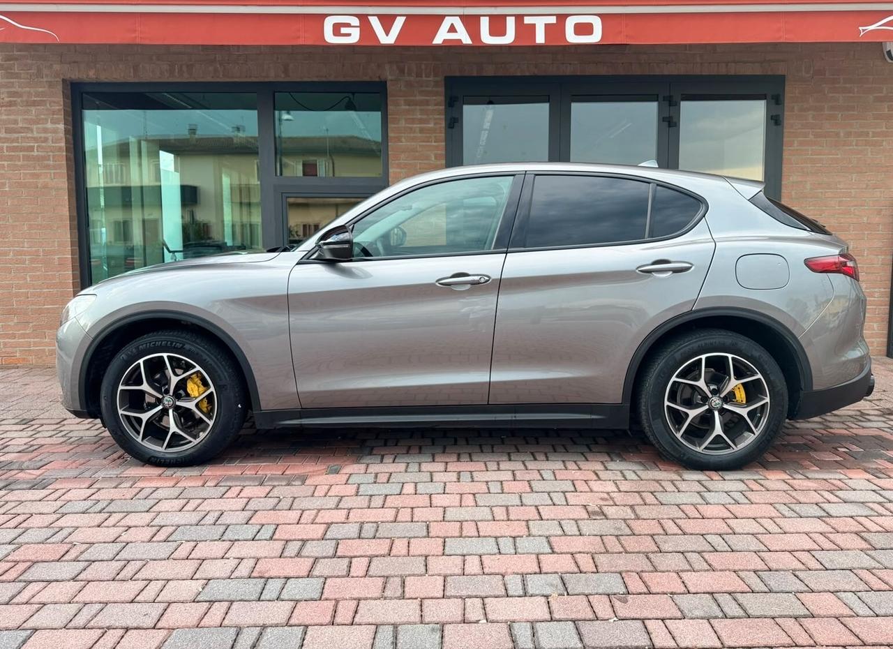 Alfa Romeo Stelvio Q4