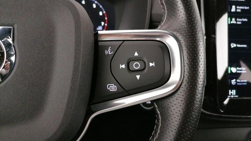 Volvo XC40 2.0 b4 R-design awd auto my21
