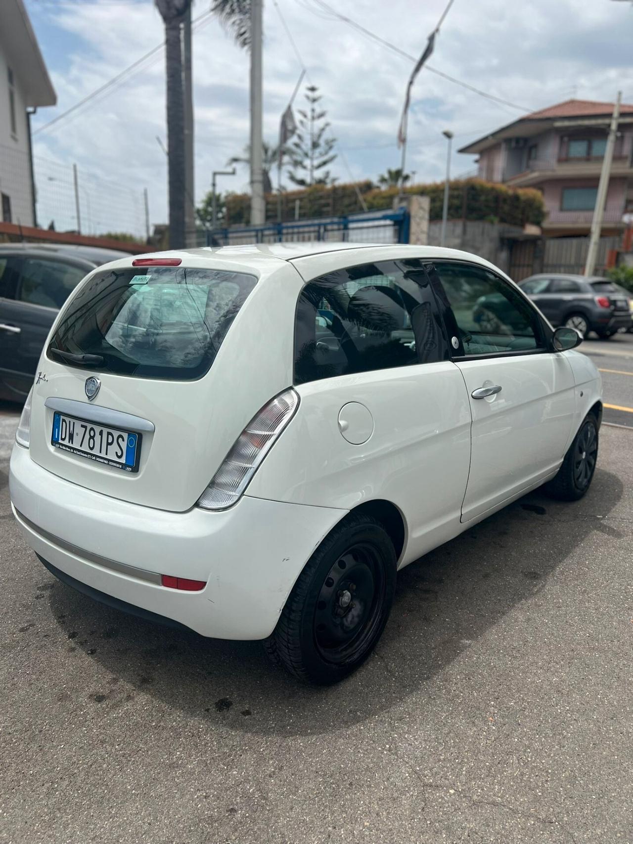 Lancia Ypsilon 1.4 Platino Ecochic GPL