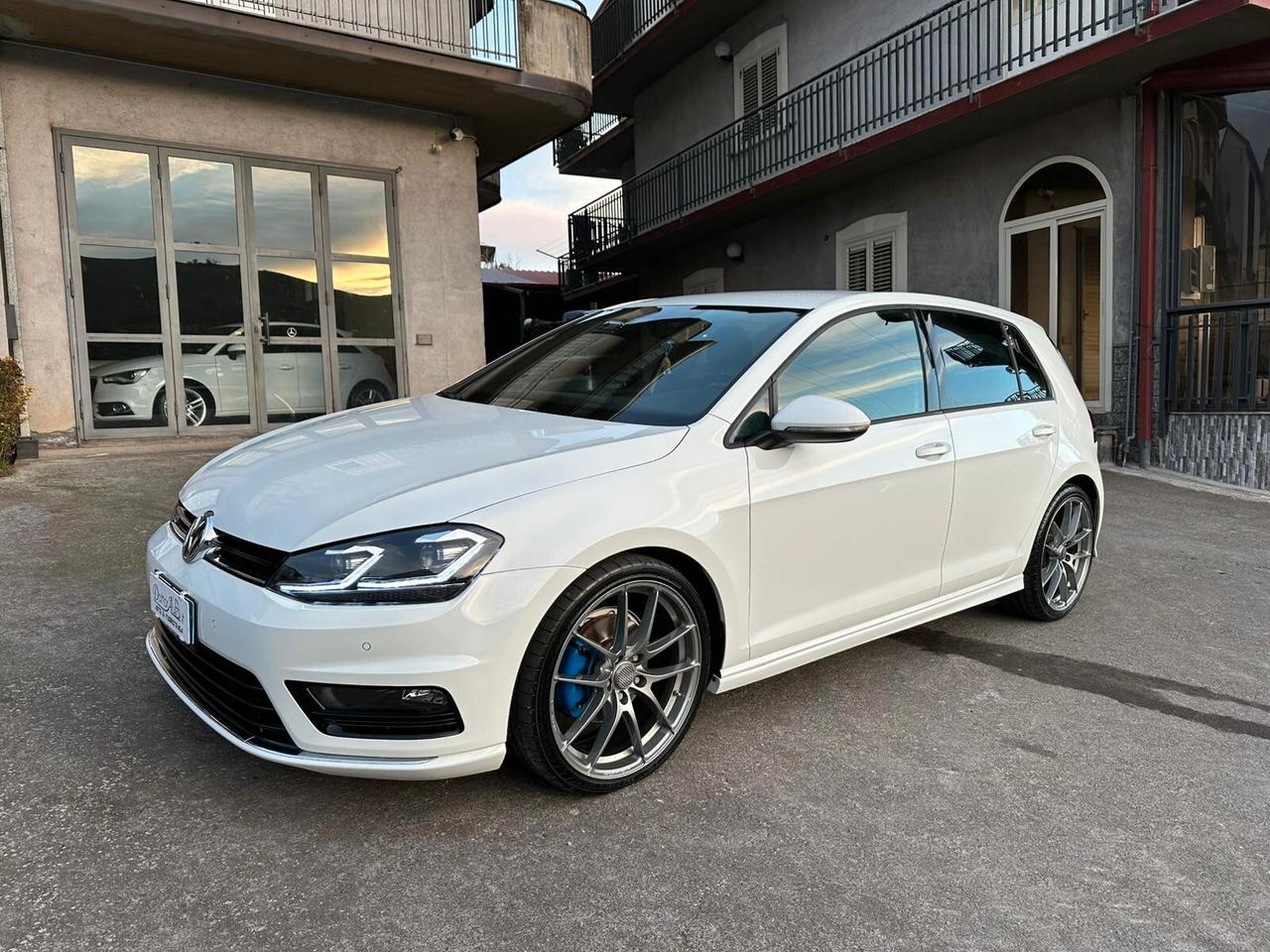 Volkswagen Golf 2.0 TDI 150 CV ALLESTIMENTO R-LINE