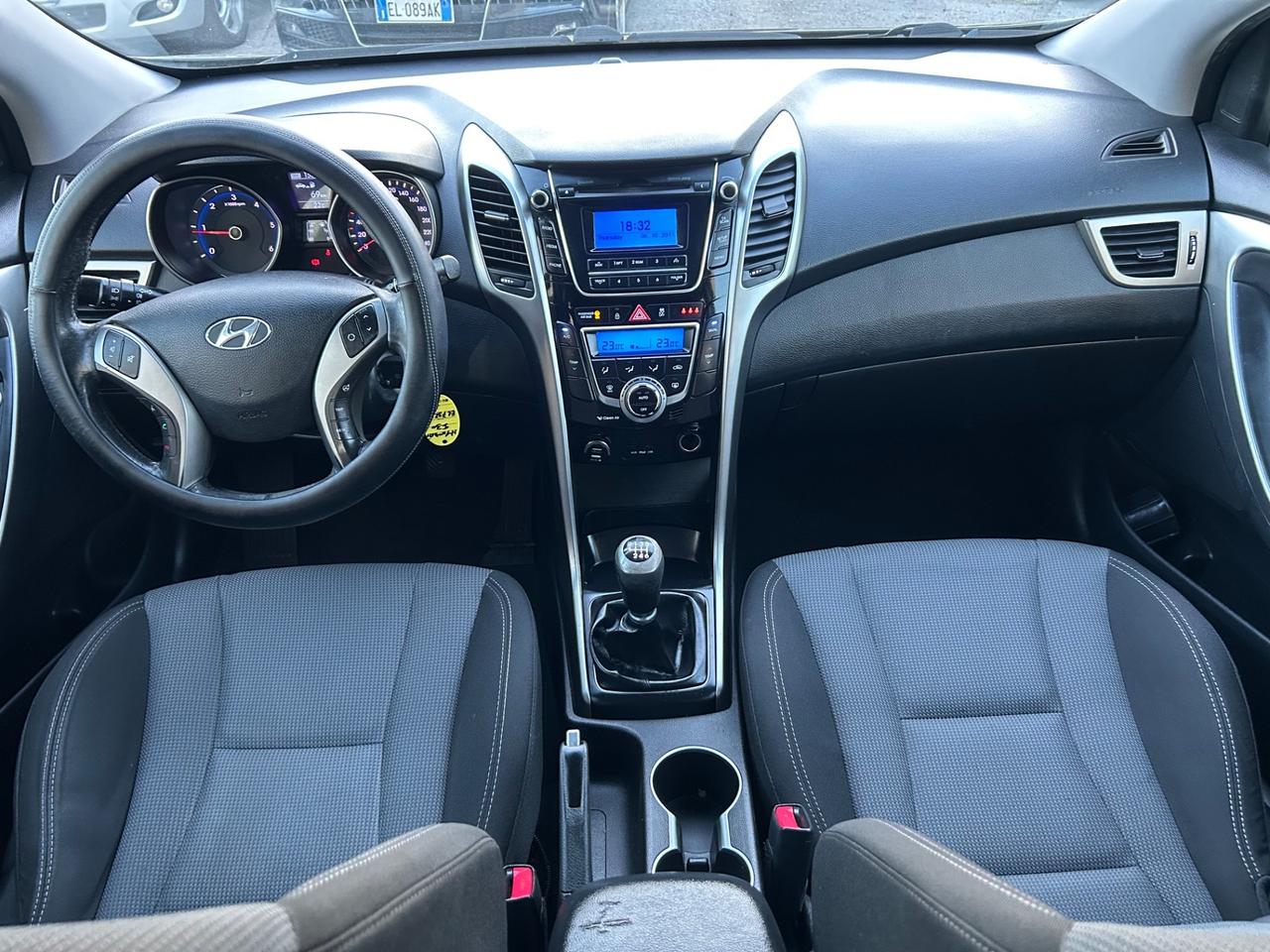 Hyundai i30 1.6 CRDi 5p. 150000km