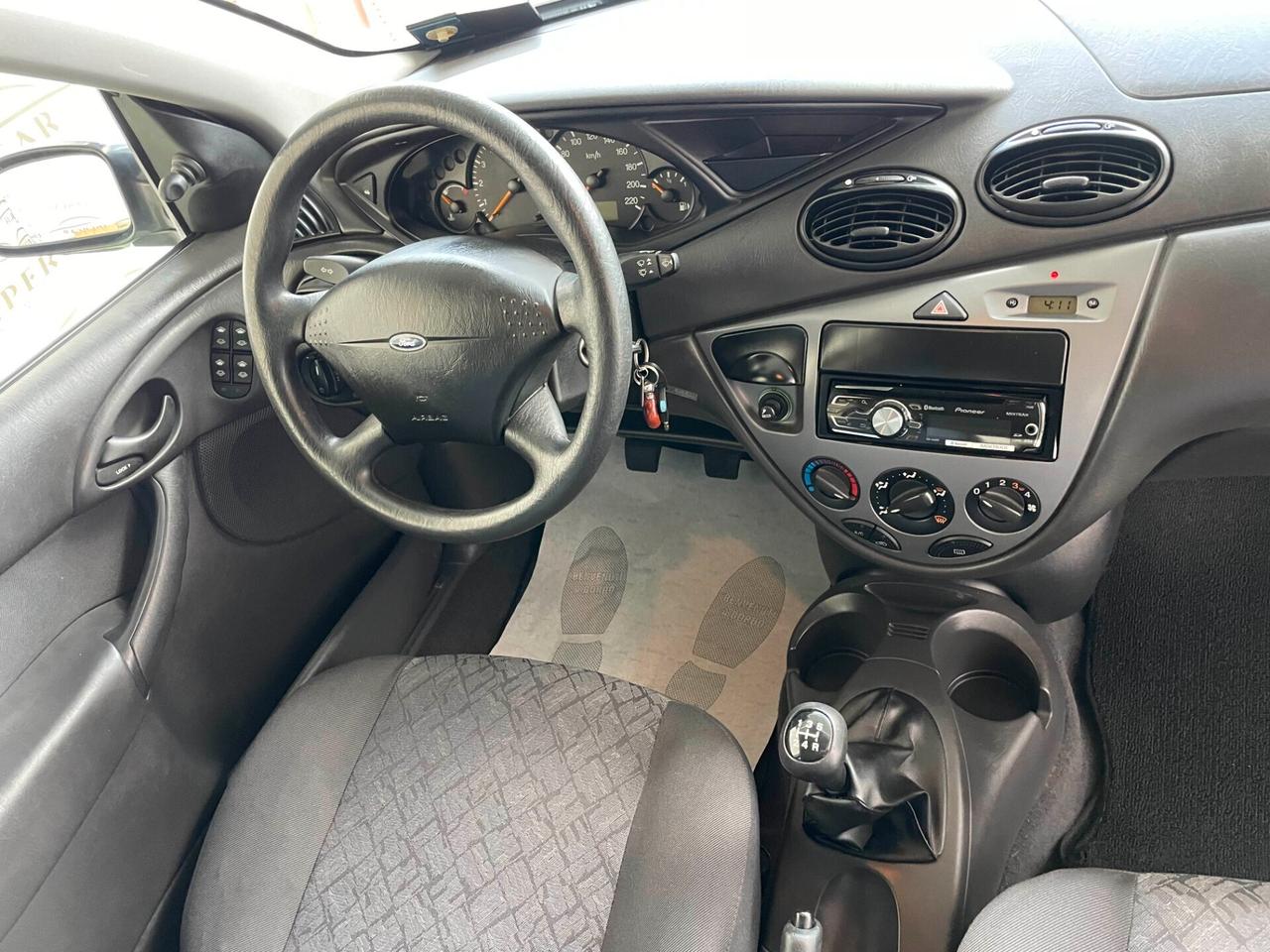 Ford Focus 1.6i 16V cat 5p. Ambiente