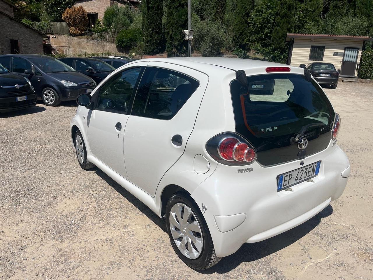 Toyota Aygo 1.0 12V VVT-i 5 porte Lounge Connect