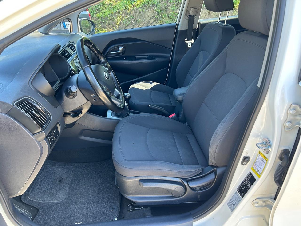 Kia Rio 1.2 CVVT 5p. Cool neopatentati rate permute