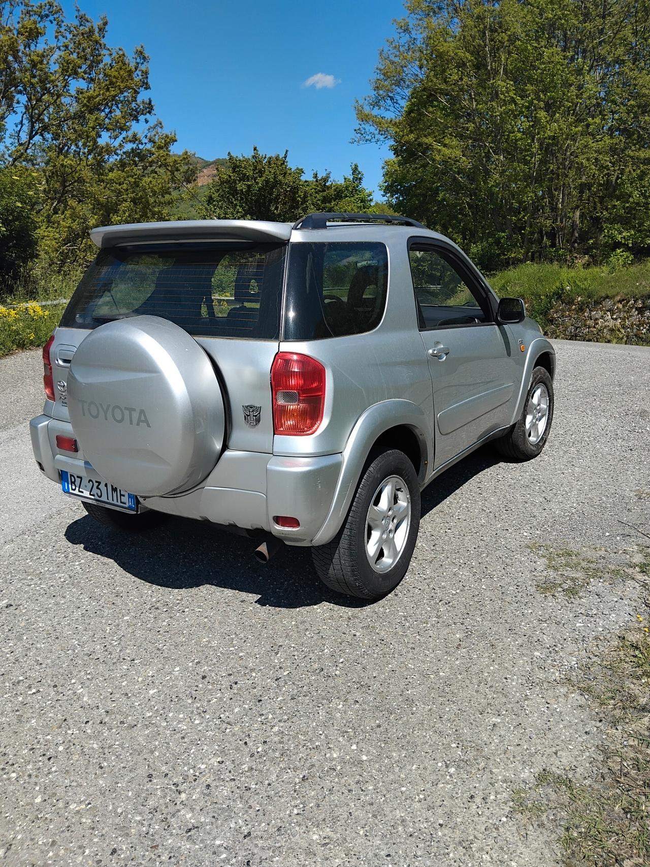 Toyota RAV 4 RAV4 2.0 Tdi D-4D cat 3 porte Sol