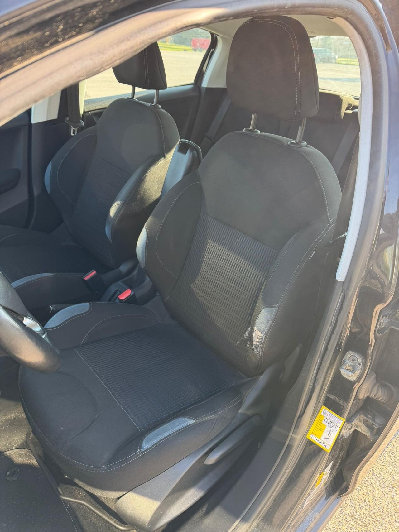 Peugeot 208 1.6 e-HDi 115 CV Stop&Start 5p Allure