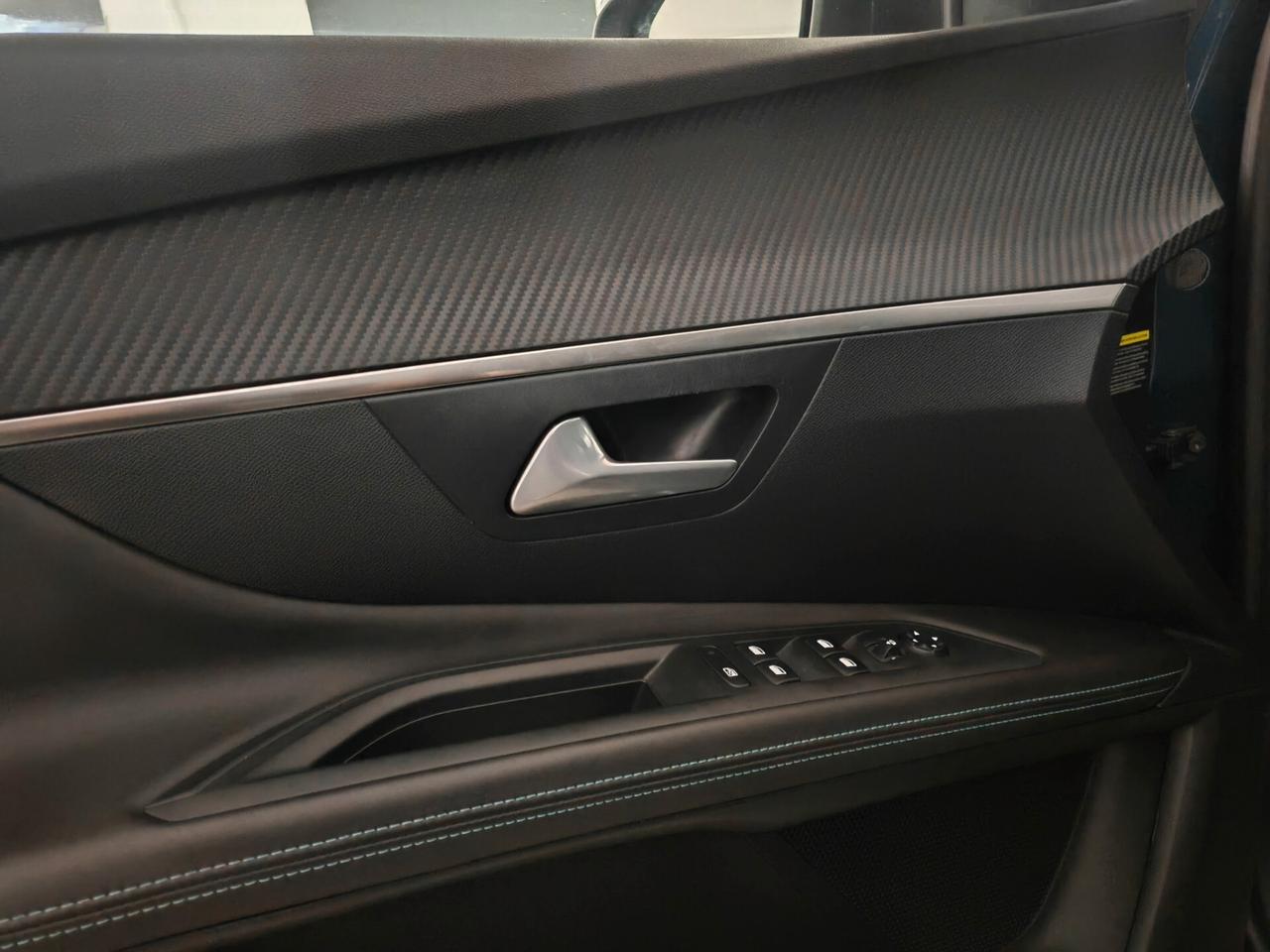 Peugeot 3008BlueHDi Allure navig cam 2021