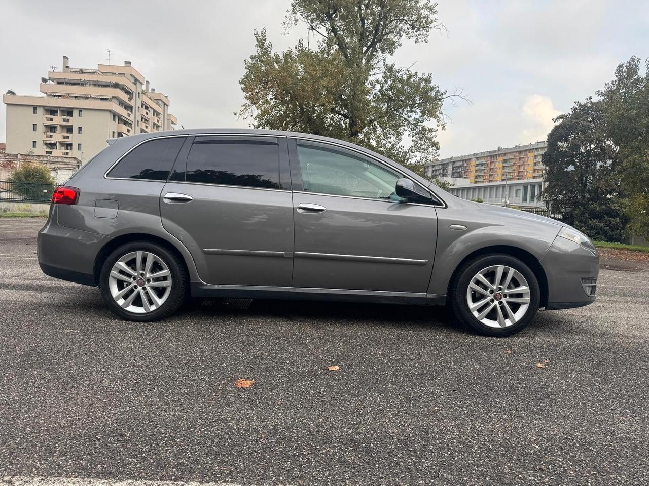 Fiat Croma 2.2 MPI 16V EMOTION