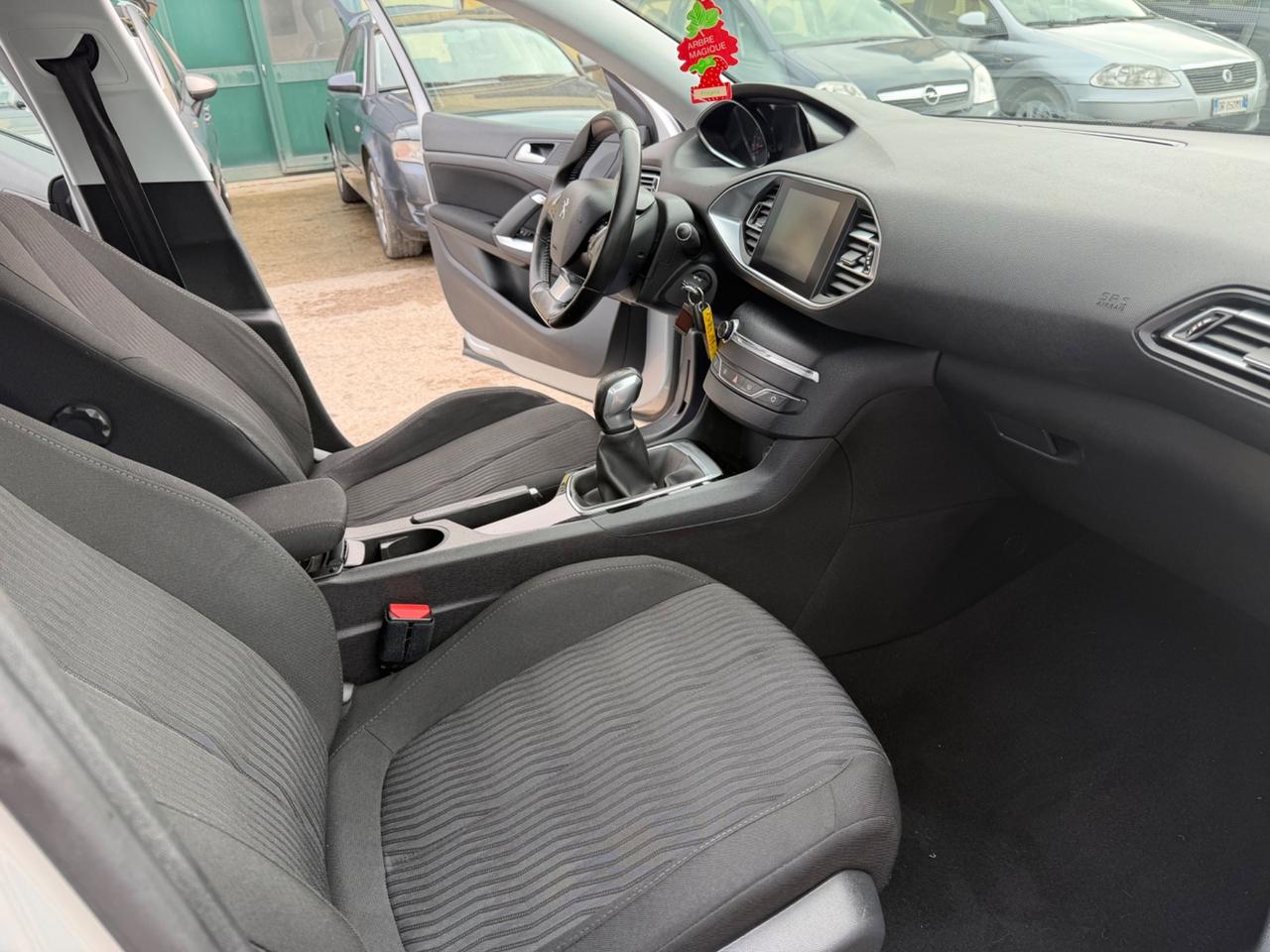 Peugeot 308 BlueHDi 100 S&S SW Active