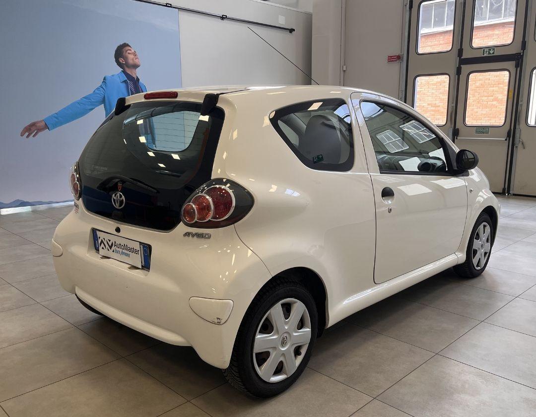 TOYOTA Aygo 1ª serie - Aygo 1.0 12V VVT-i 3 porte Now Connect