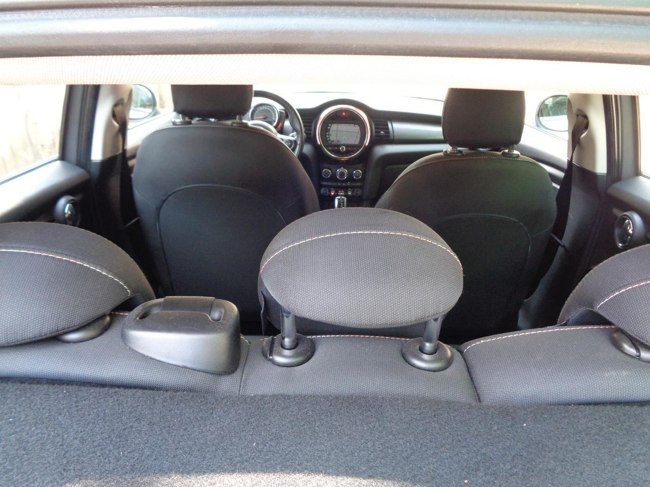 Mini Mini 1.5 Cooper D Business 5 porte AUTOMATICA