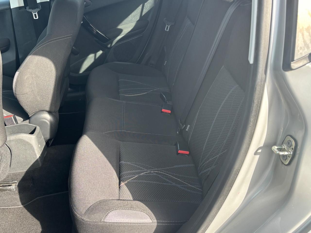 Peugeot 208 1.4 HDi 68 CV 5 porte Allure
