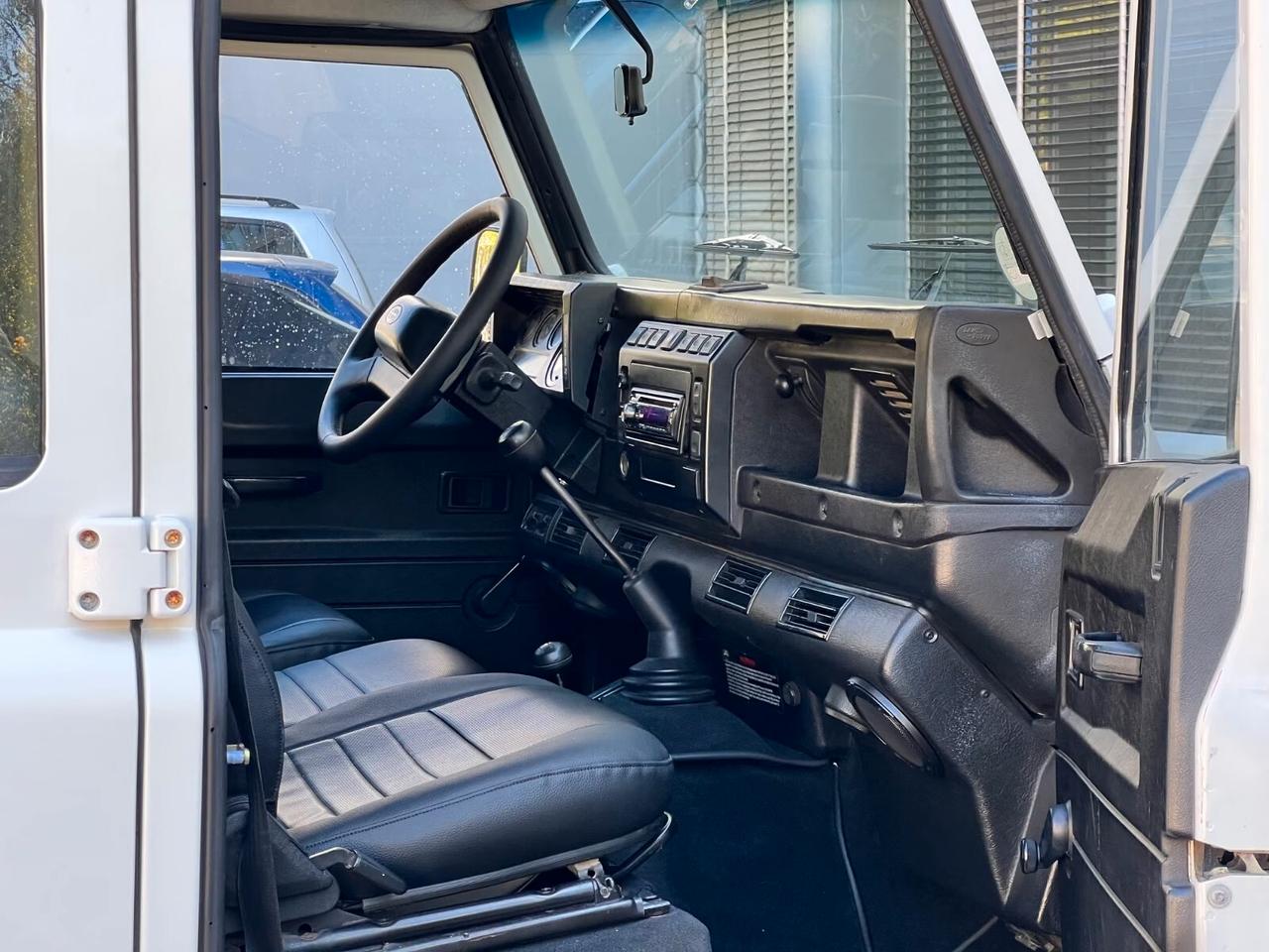 Land Rover Defender 110 ~Gancio di traino~8 posti~Aria condizionata~Pelle